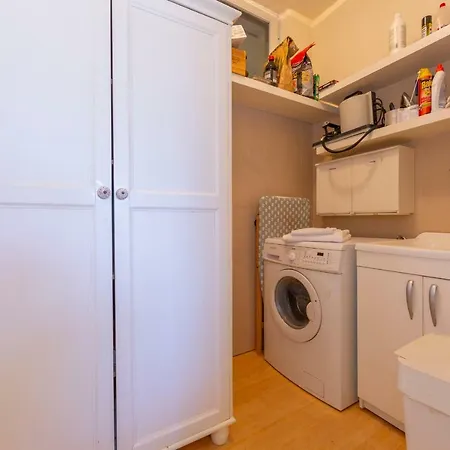 Apartament Sleeps 6 Wifi *